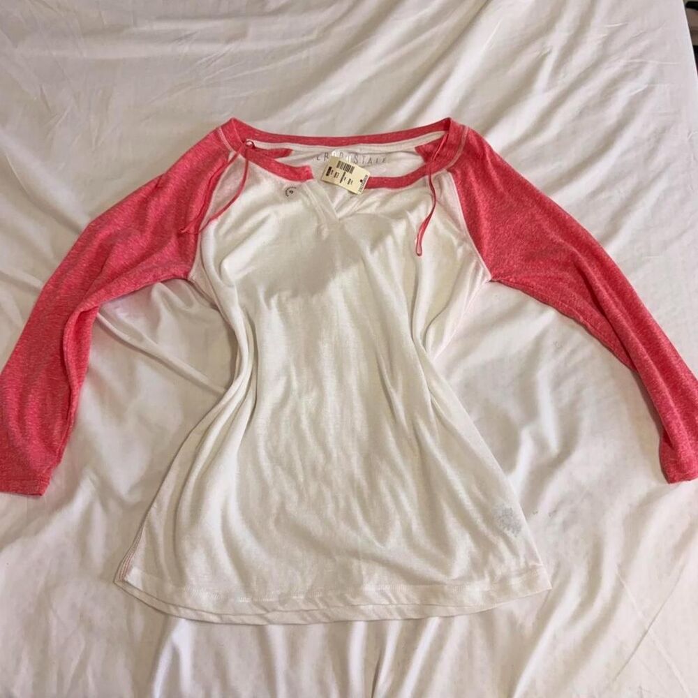 Aeropostale Women's White and Pink T-shirt